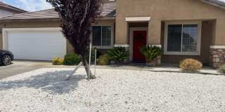 4 Bedroom, 2 Bathroom Home in Victorville Gallery 1