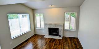 North Bothell 3 bdrm Townhome with private fenced yard Gallery 4