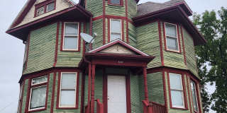 Large 4 bedroom 1 bath House Gallery 1