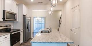 BEAUTIFUL 2 Bedroom Townhome in MIDLAND AVAILABLE JUNE 2026 Gallery 11