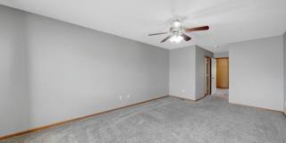 Charming 3BR Townhome in Lincoln Gallery 11