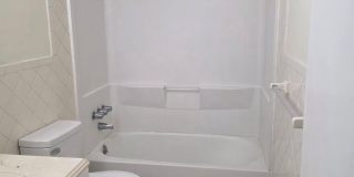 4 Bedroom house with bonus room and large yard. Gallery 22