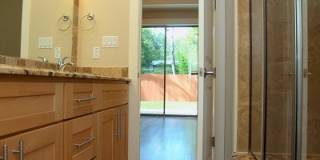 UT PRE-LEASE: Beautiful, Recently Constructed 6 bed/ 4 ba home in North Loop Area, Mins to UT Gallery 16