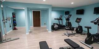 Beautiful Sand Point Condo with Pool & Garage Parking Gallery 16