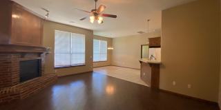 Large 3 Bed 2 Bath Home In Moore Schools With Storm Shelter!!! Gallery 5