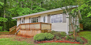 Cozy 2BR/1BA Home for Rent in Highly Sought-After Brandon School District - Perfect for Small Families or Professionals! Gallery 1