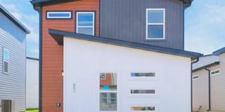 Featherston Village - 2 Bedroom 2 1/2 Bath Modern Living Gallery 1