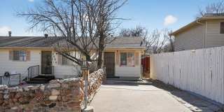 Charming 1BR Duplex in Colorado Springs Gallery 1