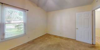 Spacious 3 Bedroom Home with Sunroom & Large Backyard Gallery 12