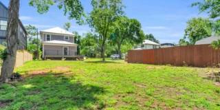 Gorgeous 3/2 Located 1 Block From Downtown Greenville! Gallery 36