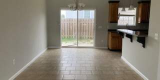 Charming 3 BR/2.5 bath  in a quiet, well-kept neighborhood. Convenient to schools, Tyndall AFB, shopping and hospitals Gallery 1