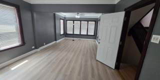 9517 South Escanaba Ave. Gallery 1
