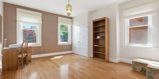 Stunning 5 Bedroom 2.5 Bathroom Home in Squirrel Hill Gallery 33