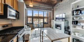 215 N Aberdeen Street Gallery 13