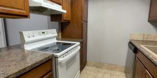 1 MONTH FREE!! 2B/1B Upper Level Condo in Cottonwood Villas - Available NOW! Gallery 4