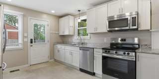Charming Renovated Home with Spacious Yard & Detached Garage in South Nashville Gallery 8