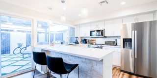4243 N Miller Road Gallery 7