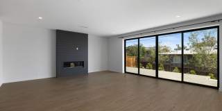 Modern Coastal Lease in Top of the World Gallery 17