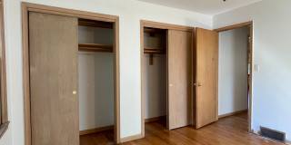 {731} Convenient Location + Full basement + 2 Car Tandem Garage Gallery 12