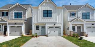 Spacious 3 Bedroom Home with Garage and Fenced Backyard! Gallery 1