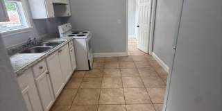 Fully Renovated 3/1 first floor single family home available for Immediate rent! Gallery 28