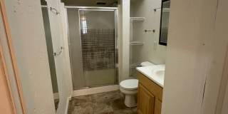 Spacious 4-Bedroom Apartment Near Viterbo University Gallery 1