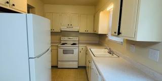 2 Bedroom, 1.5 Bath Townhouse Gallery 10