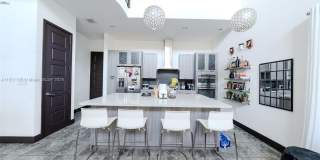 15976 SW 136th Ter Gallery 9