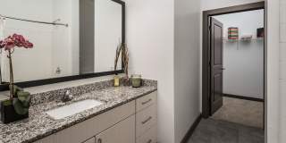 550 Northridge Gallery 10