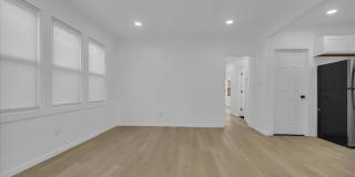 2725 Leslie Street Gallery 18