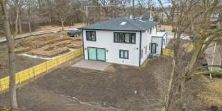 148 Oak Street Gallery 37