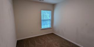 Room in 3 Bedroom Home at Guildford Hill Ln Gallery 20