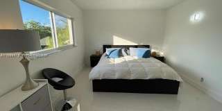 1400 NE 54th St Gallery 4