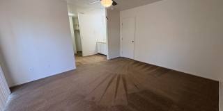 NW Condo Near Shopping Center Available Now! Gallery 18
