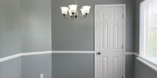Lovely Single Family House with New Flooring & Paint! 2-Car Garage Gallery 24