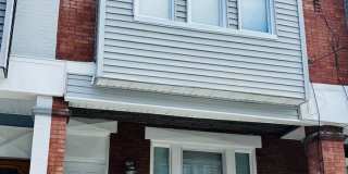 Beautiful rehabbed 3 bedroom Grays Ferry Gallery 1