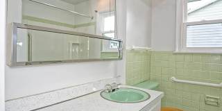 106 Tampa Avenue Gallery 16