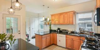 Great Mission Hill 6bd/2bath Gallery 1