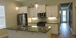 6 YR old Modern Farmhouse designed 3BR/2BA Plus Office Gallery 5