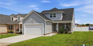 Like-New Living Gallery 1