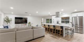 2412 La Salle Avenue Gallery 42