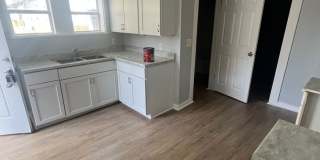 Newly renovated 2/1 in Portland! Gallery 3