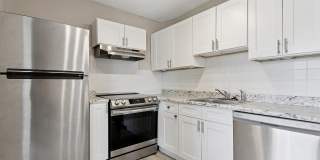 ReNew on Blues Apartments & Townhomes Gallery 10