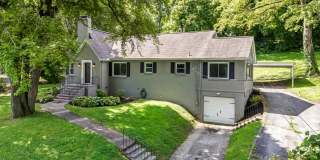Knoxville 37914 - 3-bedroom, 3-bath home with a finished basement - Contact Chad Weeks (865) 567-6193 Gallery 1
