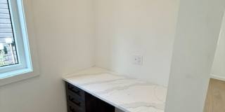 3 Bedrooms 2 1/2 Bathrooms - Where Mountains meet you at upscale living! Gallery 13