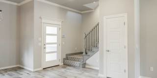 BEAUTIFUL 5 BED HOME  FOR LEASE Gallery 23