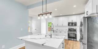 Gorgeous 3/2 Located 1 Block From Downtown Greenville! Gallery 14