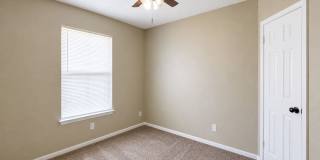 4-Bedroom Home with Spacious Backyard in Stratford Estates Gallery 12