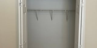 Foxchase Subdivision! END UNIT CLOSE TO COMMUNITY POOL Gallery 12