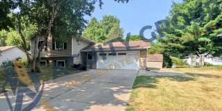 Elm Creek Park adjacent Large 2+BR House For Rent Gallery 4